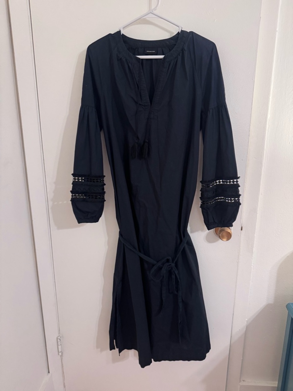 Who What Wear Black Long Sleeve Tie-Waist Midi Dress - Picture 5 of 9